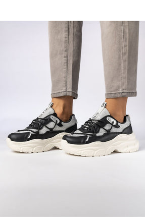 Sport Shoes model 210599 Inello