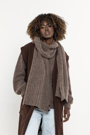 Shawl model 220843 awama