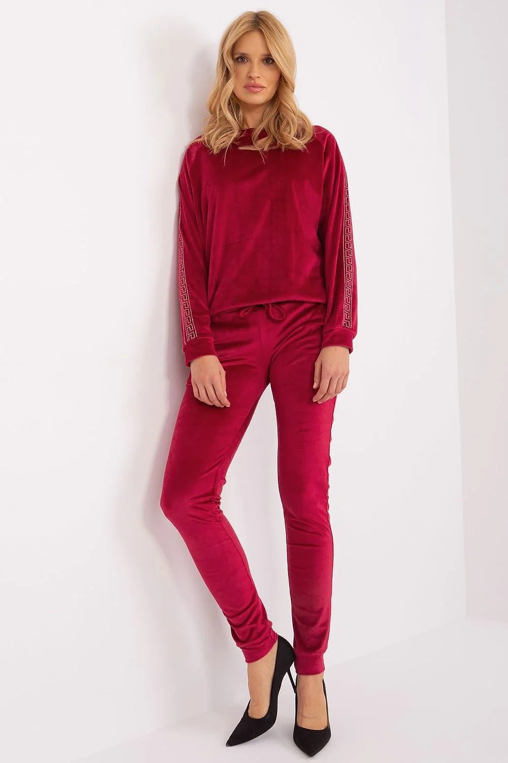 Chic and Comfortable: The Ultimate Guide to Work-From-Home Fashion