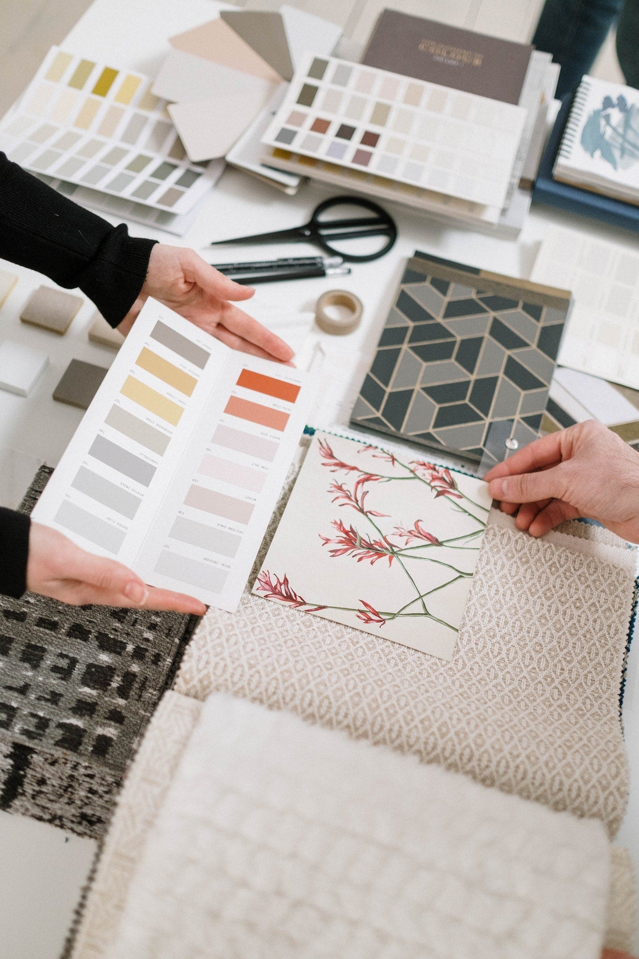 How to Choose the Perfect Color Palette for Your Home