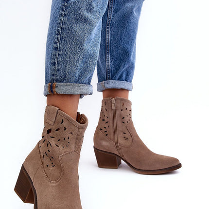 Heel boots Step in style