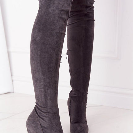 Musketeer boots Step in style