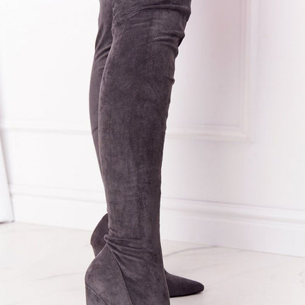 Musketeer boots Step in style