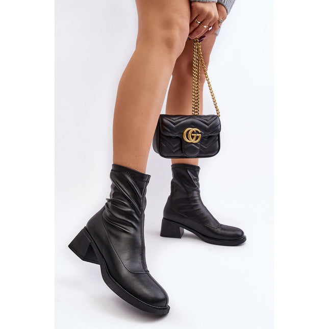 Heel boots Step in style