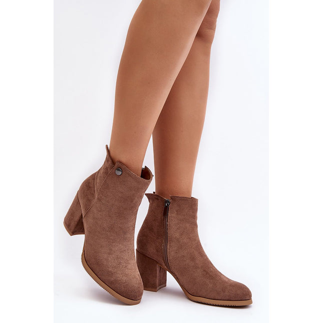 Heel boots Step in style