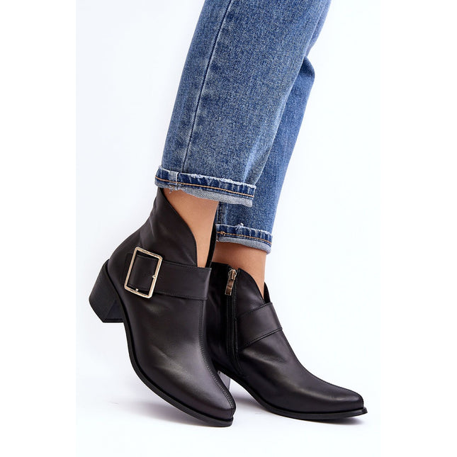 Heel boots Step in style