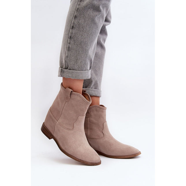 Boots Step in style