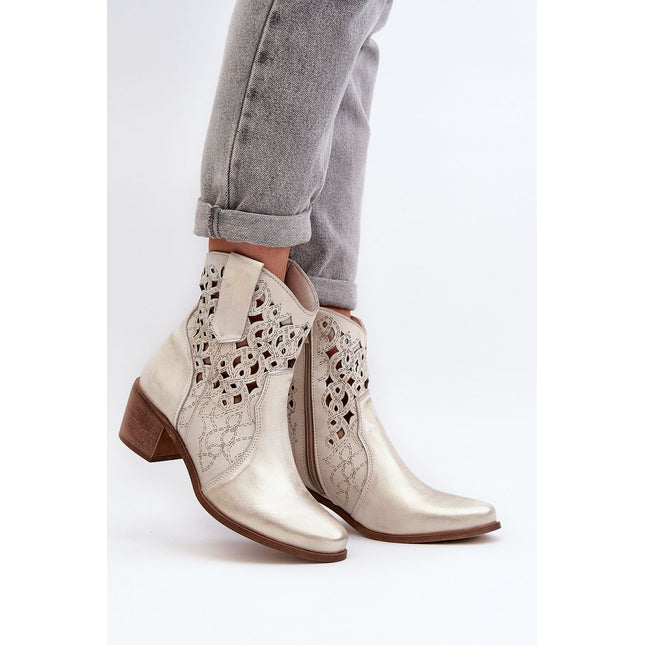 Heel boots Step in style
