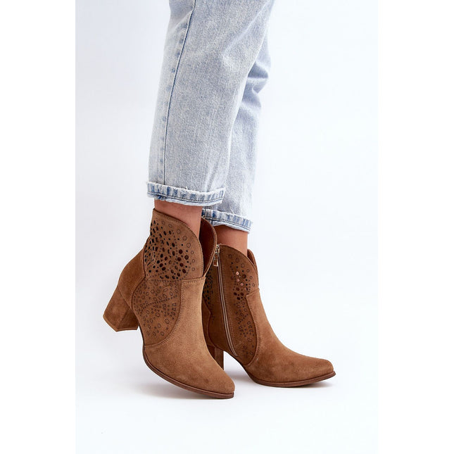 Heel boots Step in style
