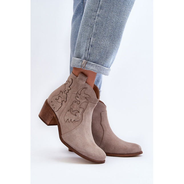 Heel boots Step in style
