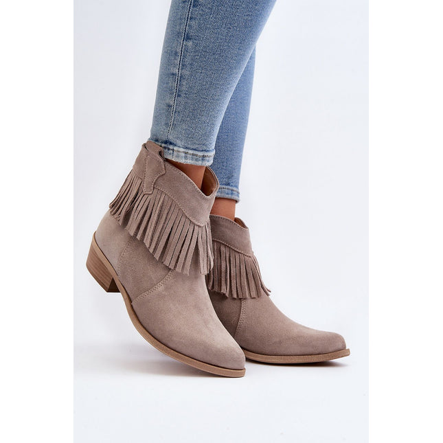 Heel boots Step in style