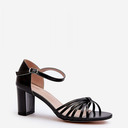 Heel sandals Step in style