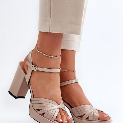 Heel sandals Step in style