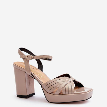 Heel sandals Step in style