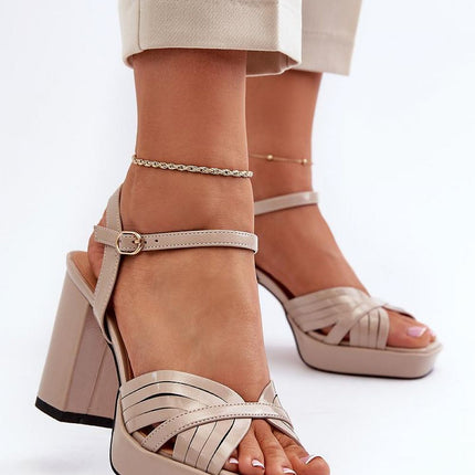 Heel sandals Step in style