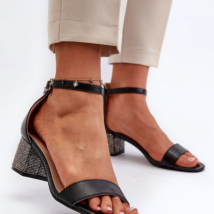 Heel sandals Step in style
