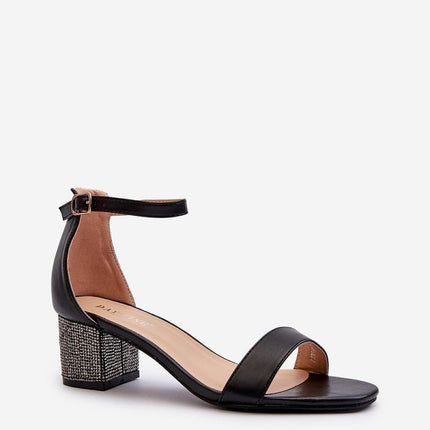 Heel sandals Step in style