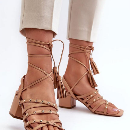Heel sandals Step in style