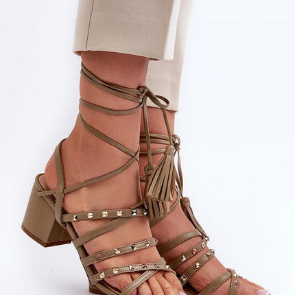 Heel sandals Step in style