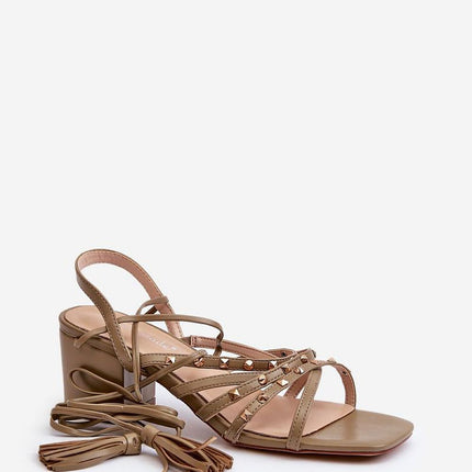 Heel sandals Step in style