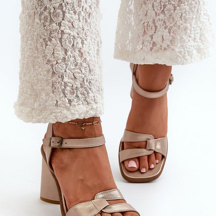 Heel sandals Step in style