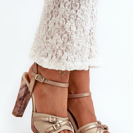 Heel sandals Step in style