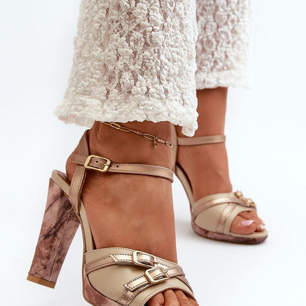 Heel sandals Step in style