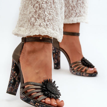 Heel sandals Step in style