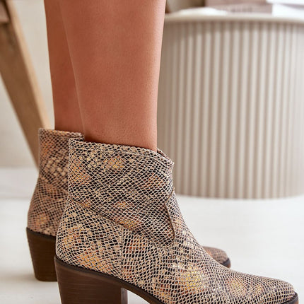 Heel boots Step in style