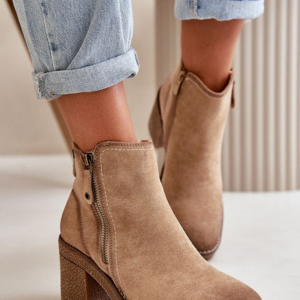 Heel boots Step in style