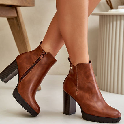 Heel boots Step in style