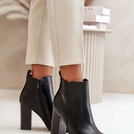 Heel boots Step in style