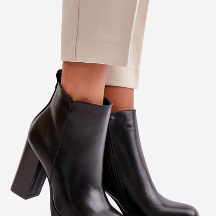 Heel boots Step in style