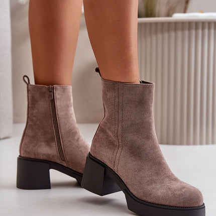 Heel boots Step in style