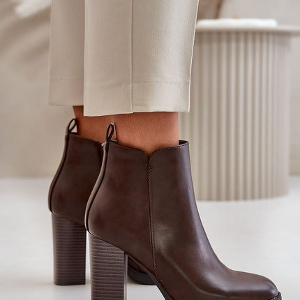 Heel boots Step in style