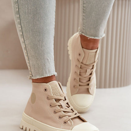 Sneakers Step in style