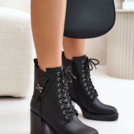Heel boots Step in style