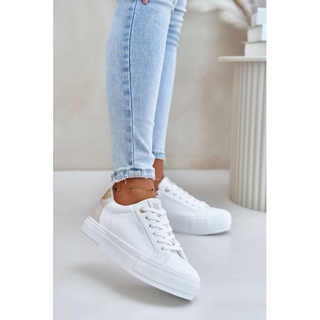 Sneakers Step in style