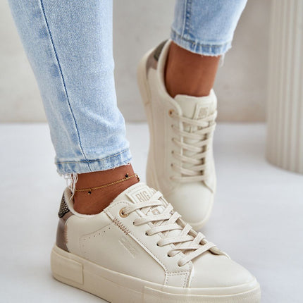 Sneakers Step in style