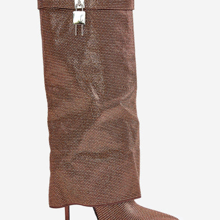 Heel boots Step in style