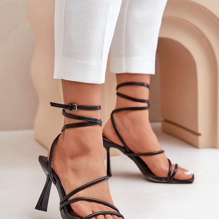 Heel sandals Step in style