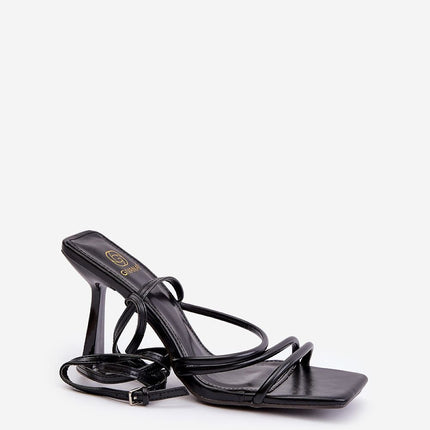 Heel sandals Step in style