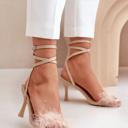 Heel sandals Step in style