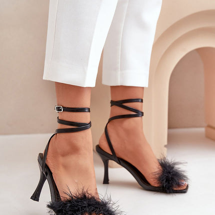 Heel sandals Step in style