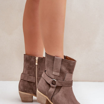 Heel boots Step in style