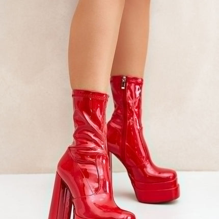 Heel boots Step in style