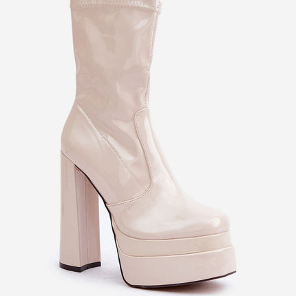 Heel boots Step in style