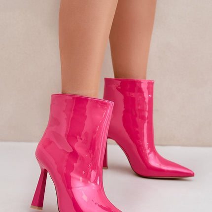 Heel boots Step in style