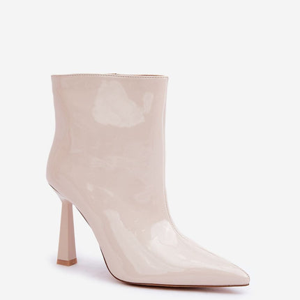 Heel boots Step in style