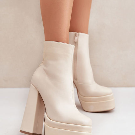 Heel boots Step in style